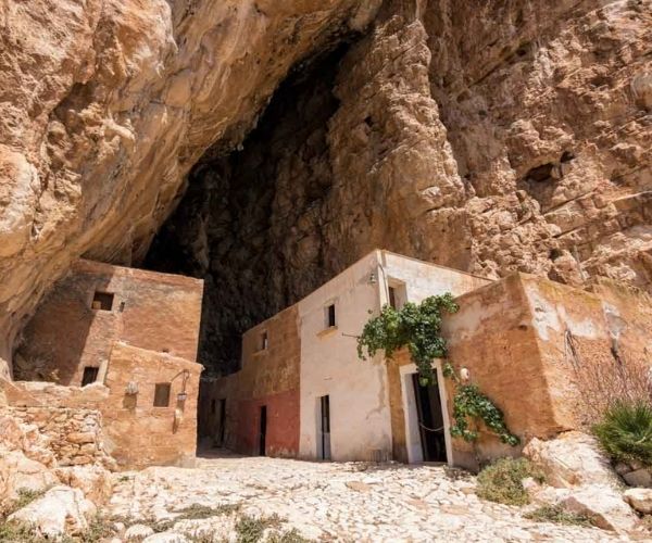Grotta Mangia Pane